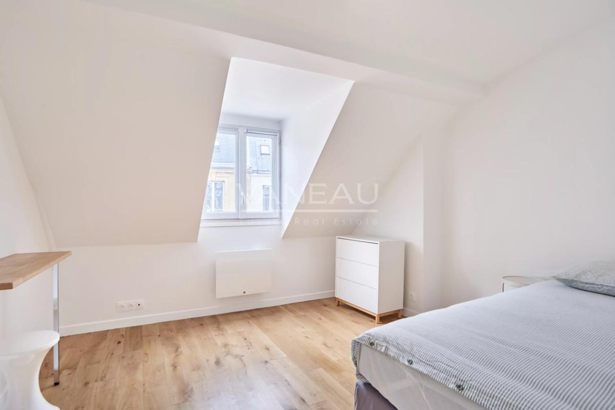 Paris 9e Trinité 3 pièces Meublé refait à neuf