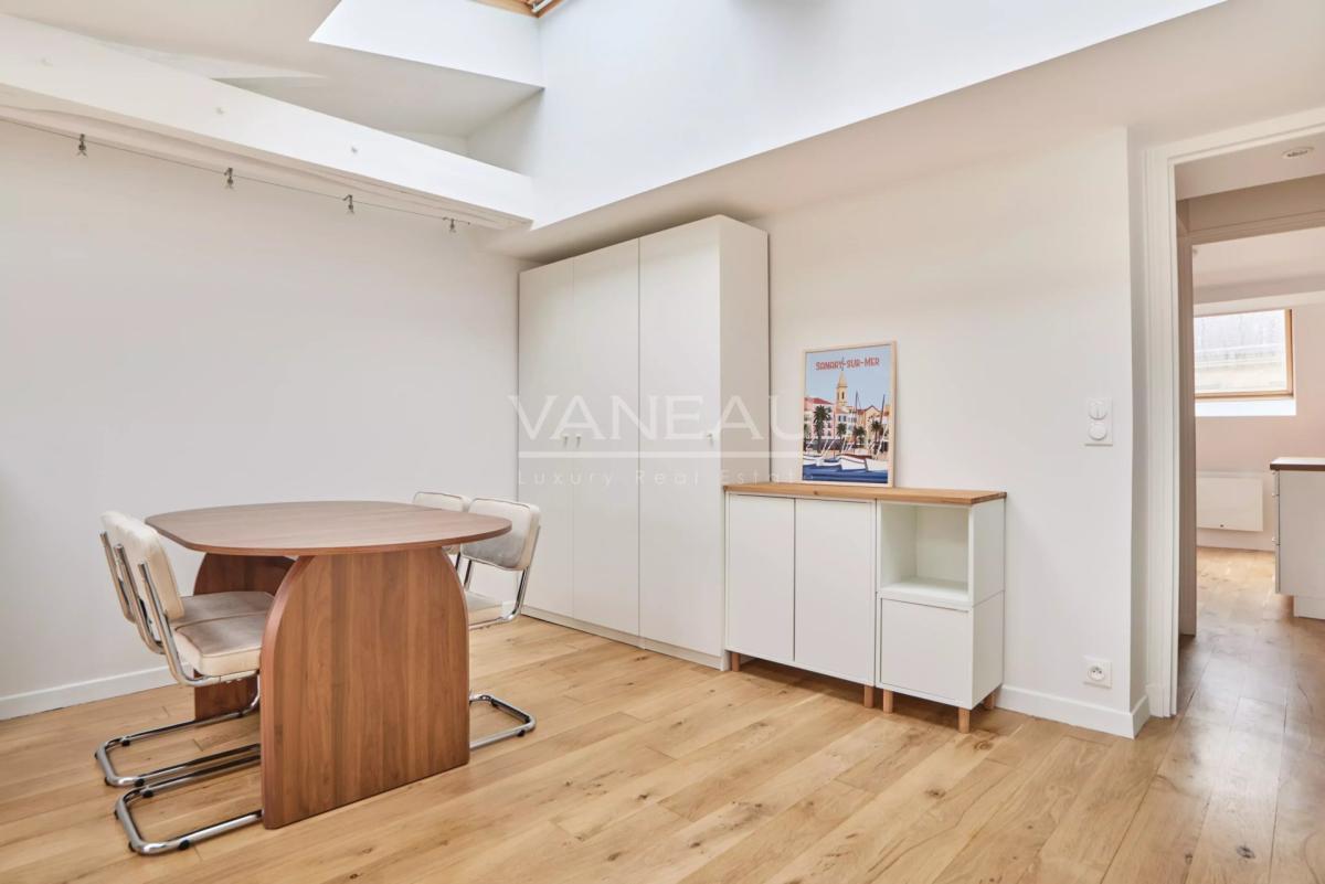 Paris 9e Trinité 3 pièces Meublé refait à neuf