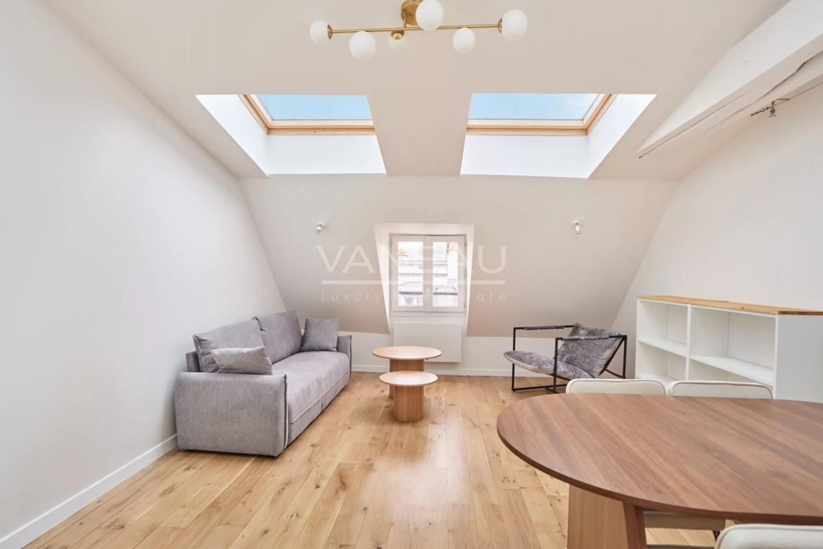 Paris 9e Trinité 3 pièces Meublé refait à neuf