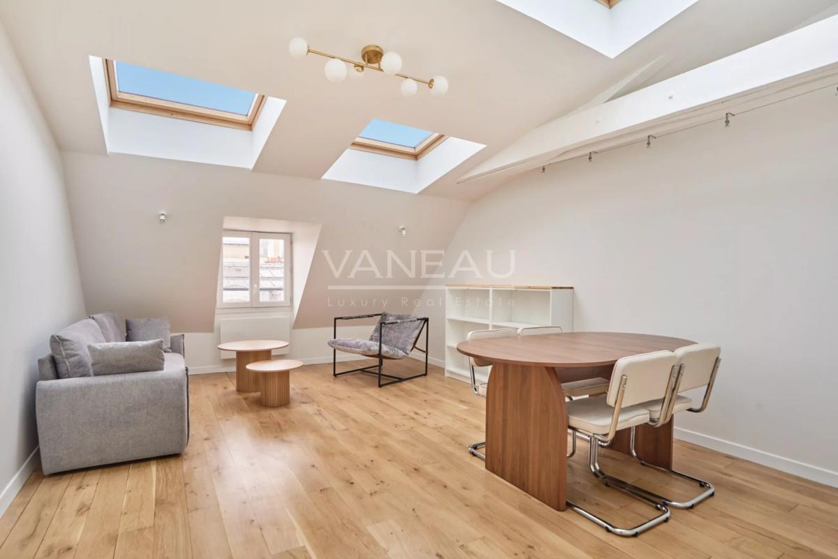 Paris 9e Trinité 3 pièces Meublé refait à neuf