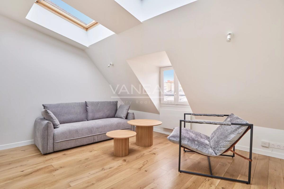 Paris 9e Trinité 3 pièces Meublé refait à neuf