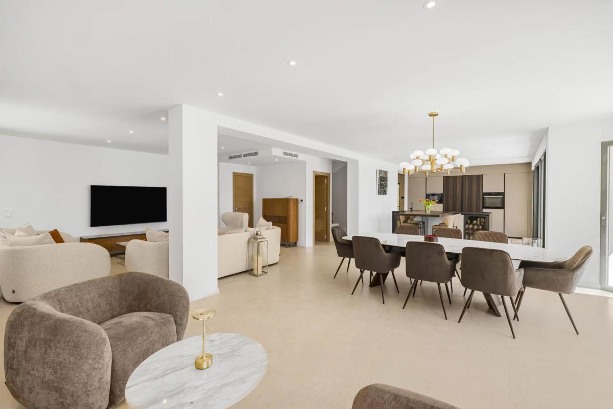 Chateauneuf Villa contemporaine rénovée à vendre