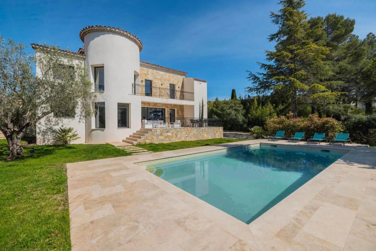 Chateauneuf Villa contemporaine rénovée à vendre