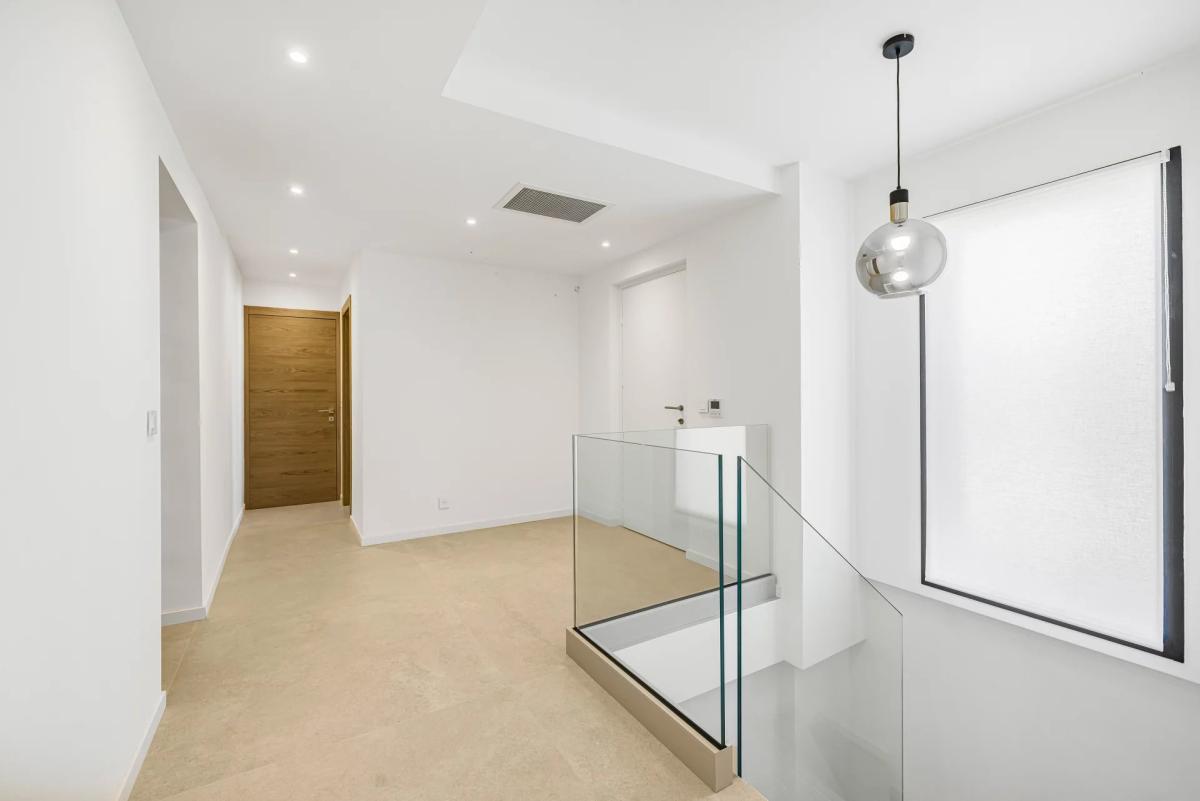 Chateauneuf Villa contemporaine rénovée à vendre