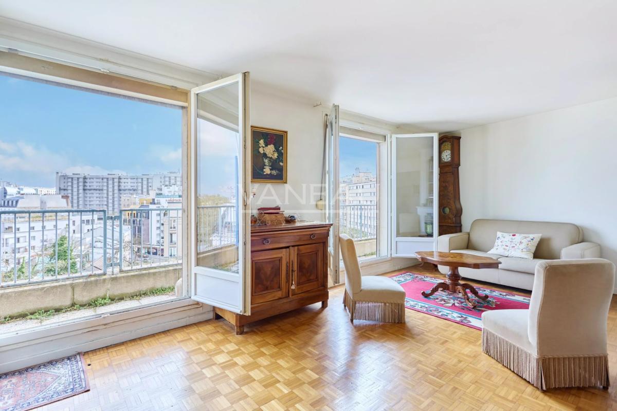 PARIS XV - dernier étage / Vues / Balcons