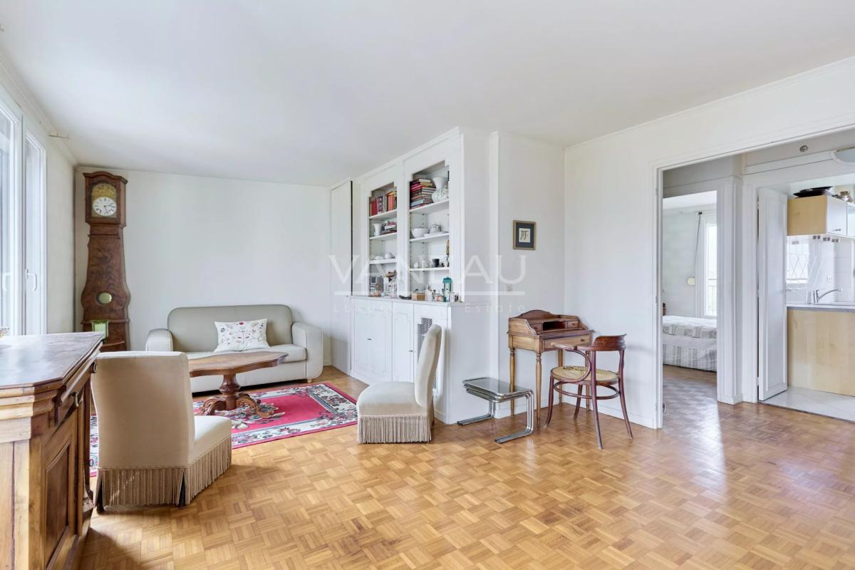 PARIS XV - dernier étage / Vues / Balcons