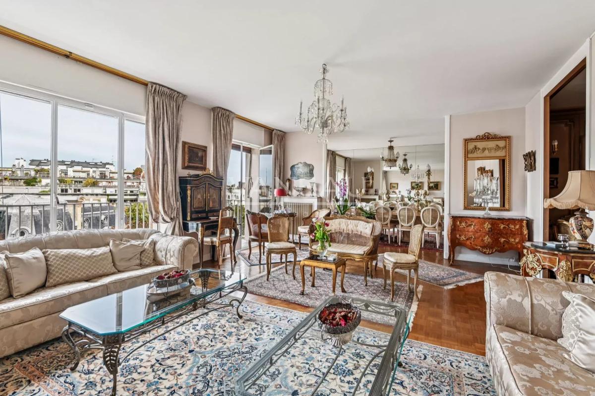 PARIS XVIe - DAUPHINE - Appartement familial en étage élevé - Vu