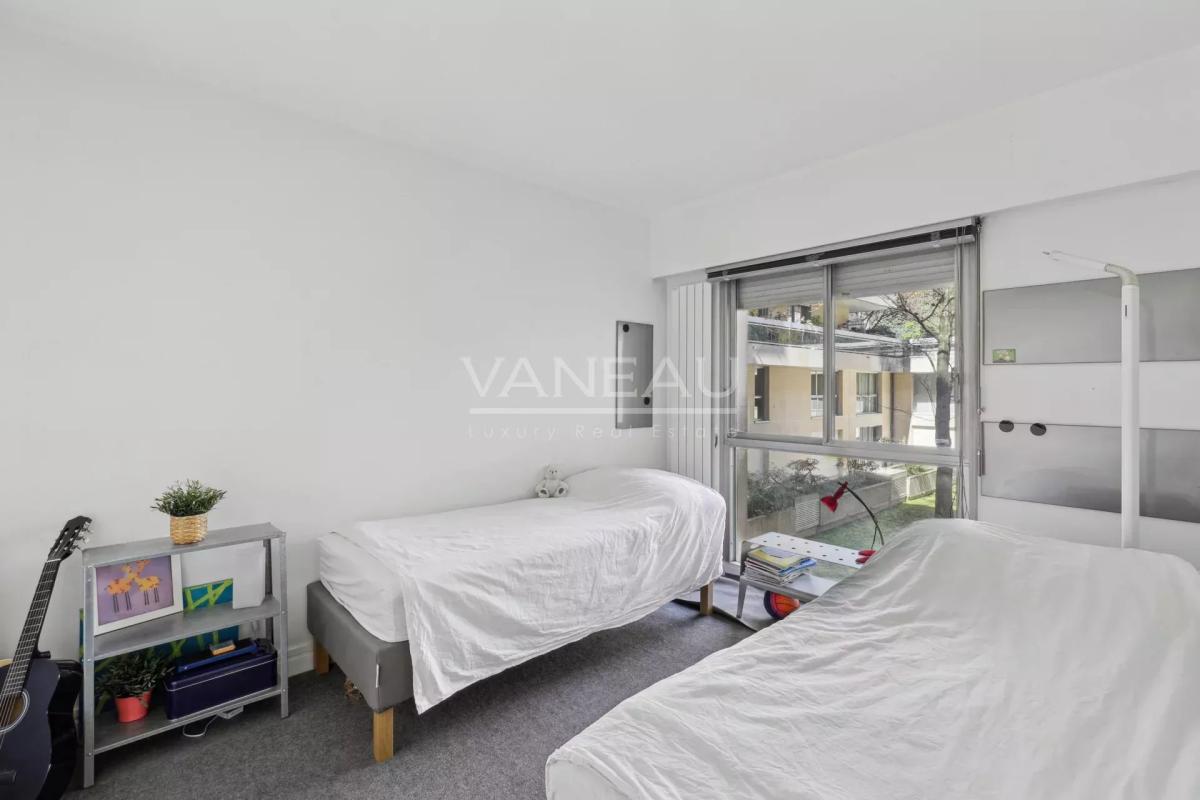 Paris VIIe - Barbet de Jouy - Trois pièces sur jardin