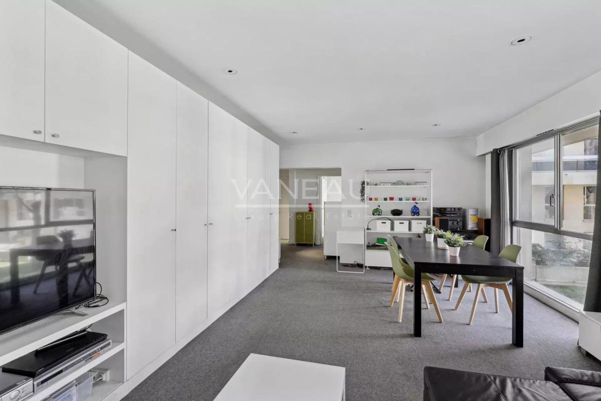 Paris VIIe - Barbet de Jouy - Trois pièces sur jardin