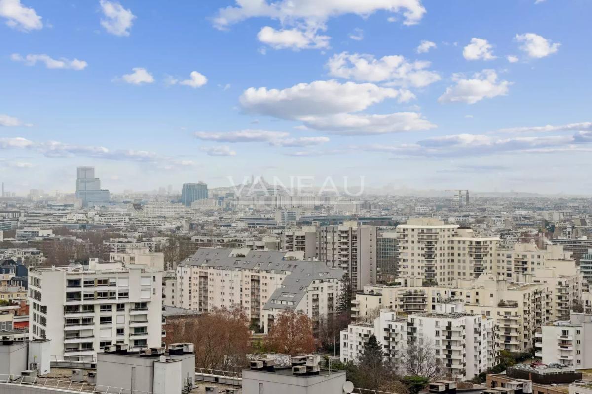 Courbevoie - Appartement familial, en étage élevé  - Vue panoram