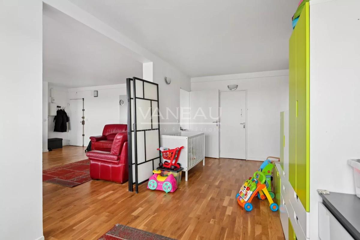 Courbevoie - Appartement familial, en étage élevé  - Vue panoram