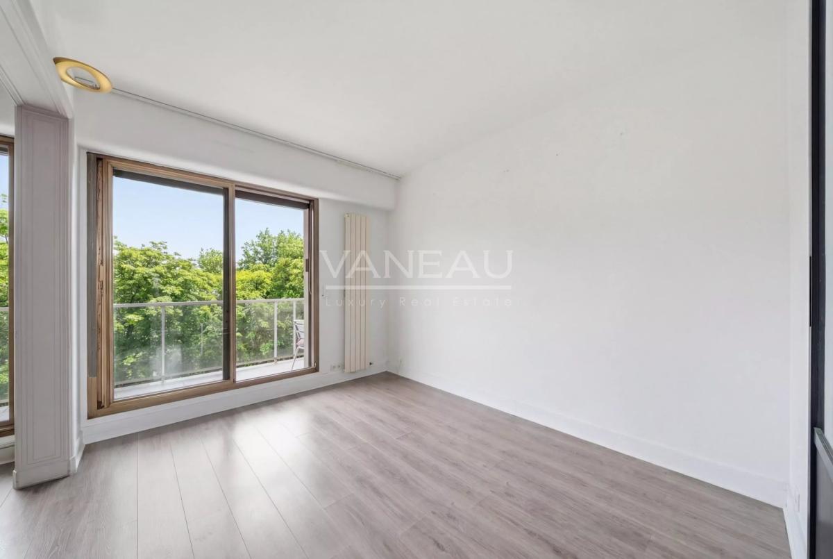 Neuilly - Château - Appartement familial avec balcon-terrasses