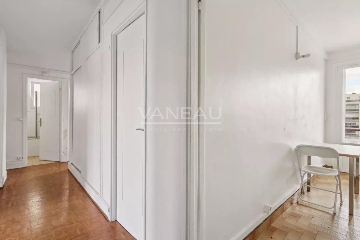 Boulogne - Dernier étage avec balcon et vue dégagée