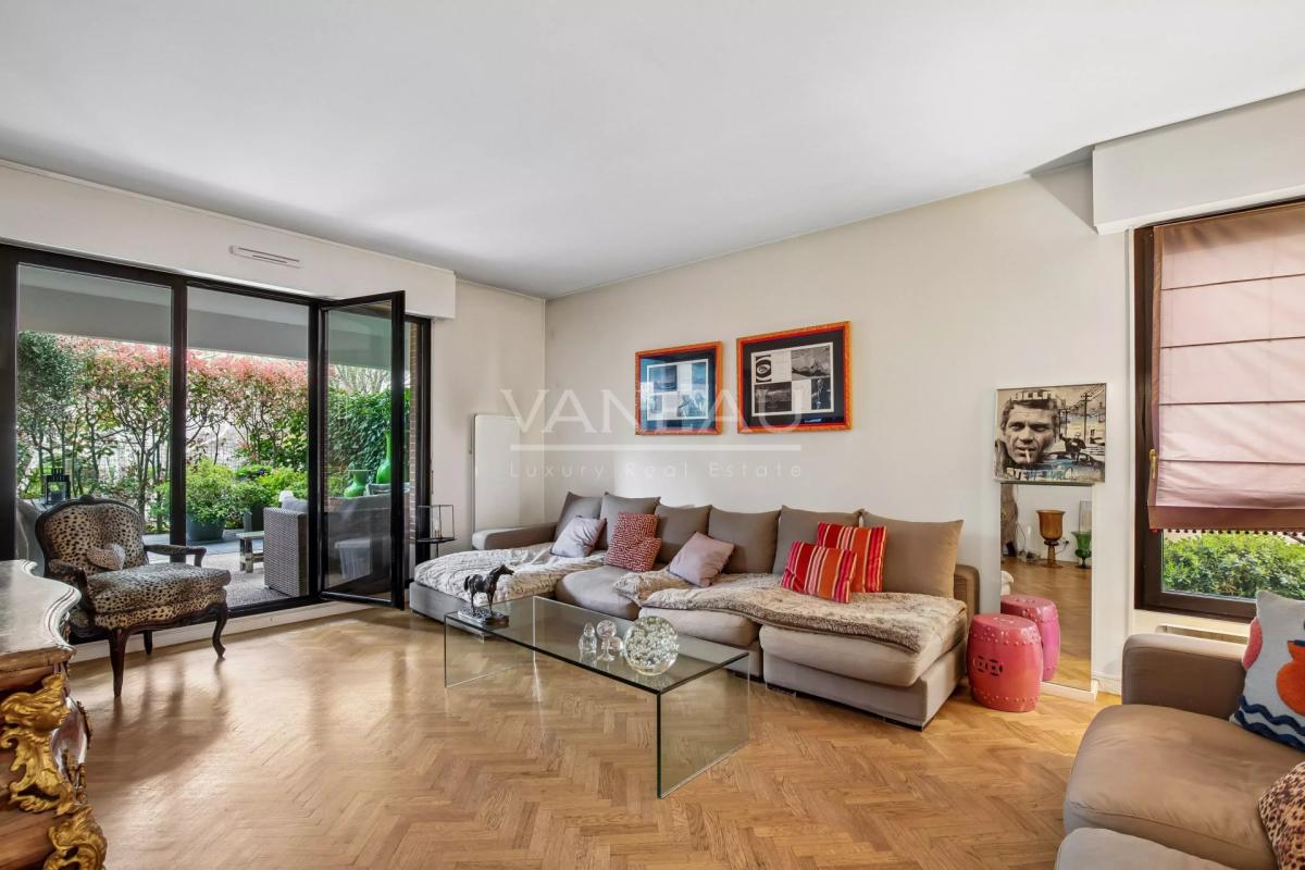 Boulogne - Terrasse au calme, sans vis à vis exposée sud