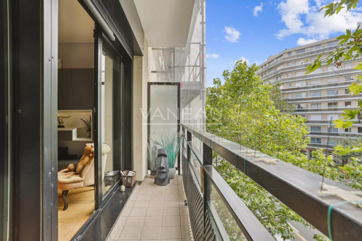 Deux pièces avec balcon exposé sud - immeuble moderne