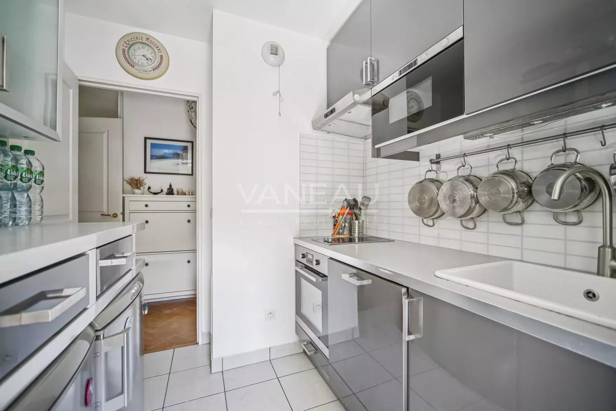 Issy-les-Moulineaux - Deux pièces de charme avec jardin