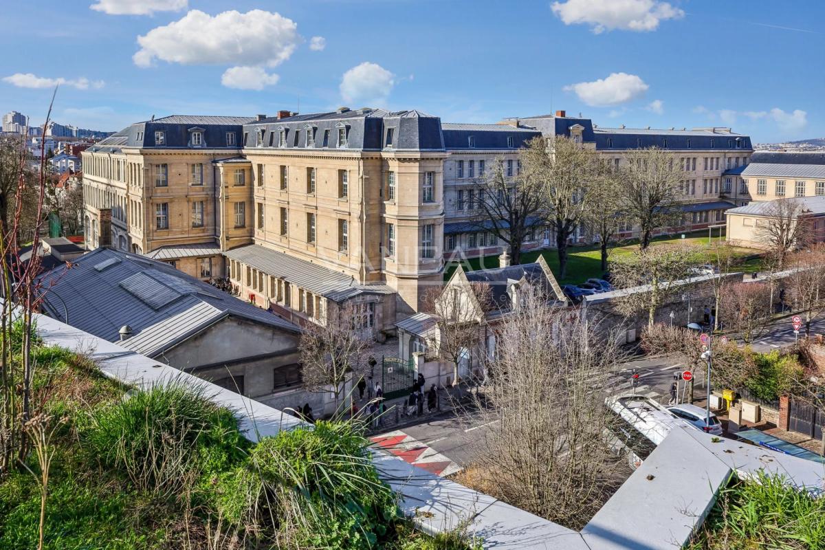 Vanves/Michelet - Appartement cinq pièces,  dernier étage, terra