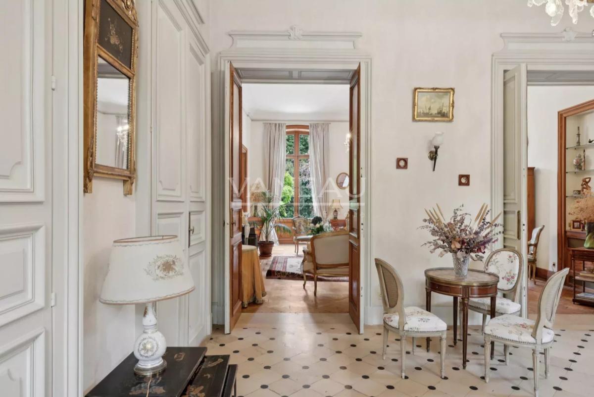 Évreux (27) - Magnifique propriété. Domaine sur parc arboré de 2