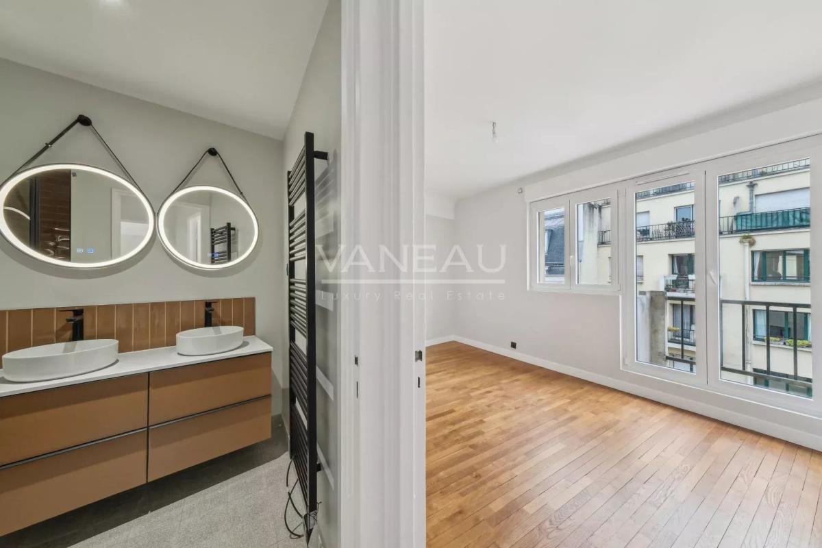 Paris VIIe - Champ de Mars / Quai Branly - 3 Pièces Dernier étag