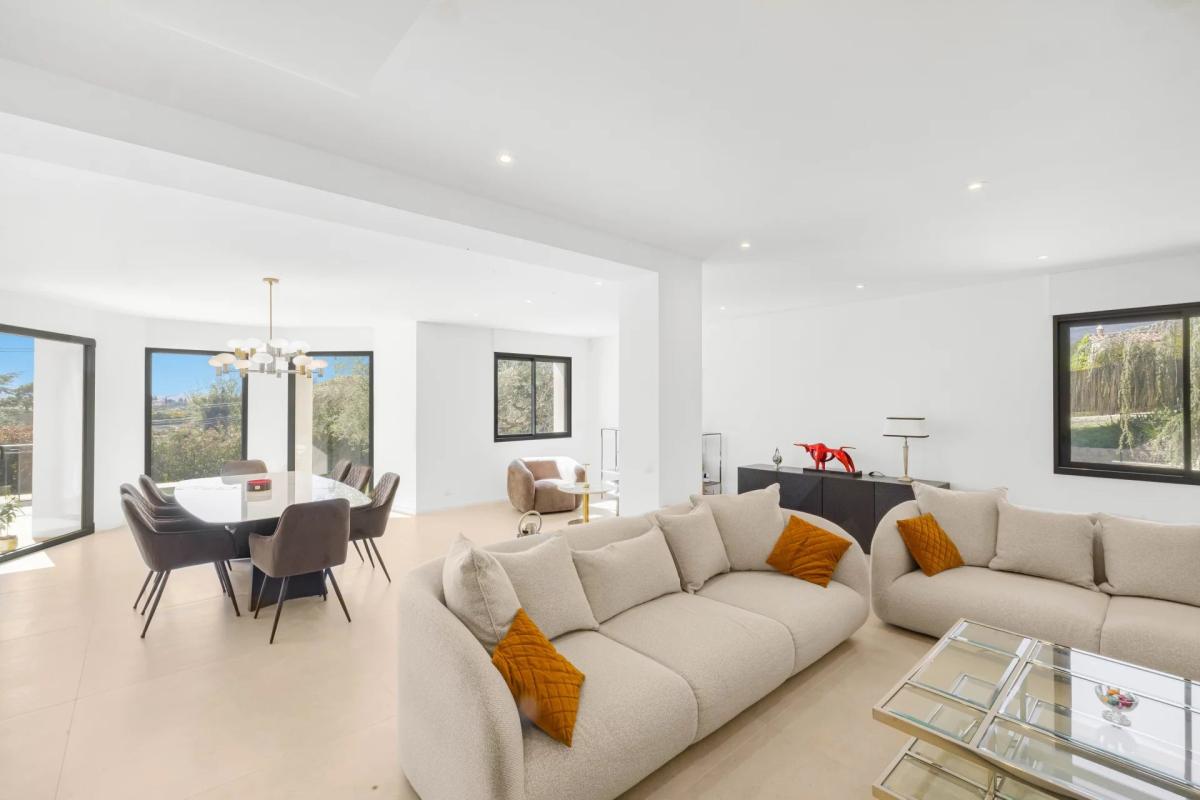 Chateauneuf Villa contemporaine rénovée à vendre