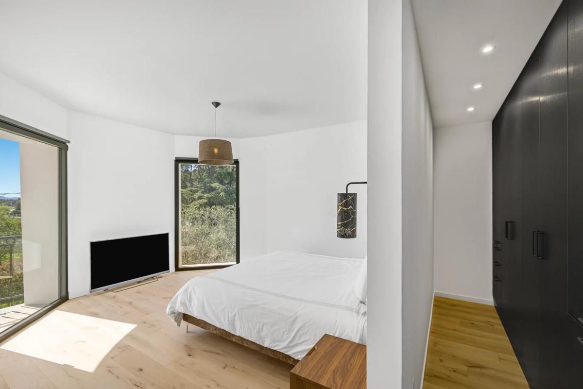 Chateauneuf Villa contemporaine rénovée à vendre