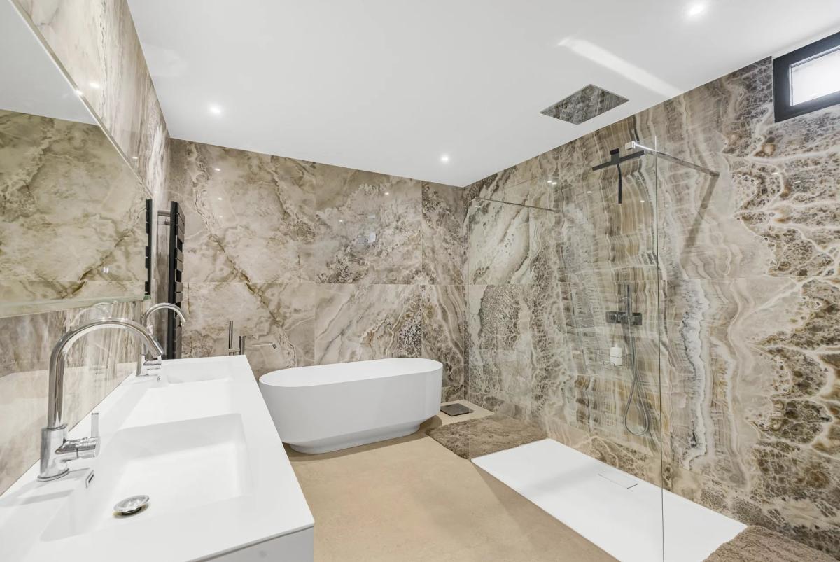 Chateauneuf Villa contemporaine rénovée à vendre