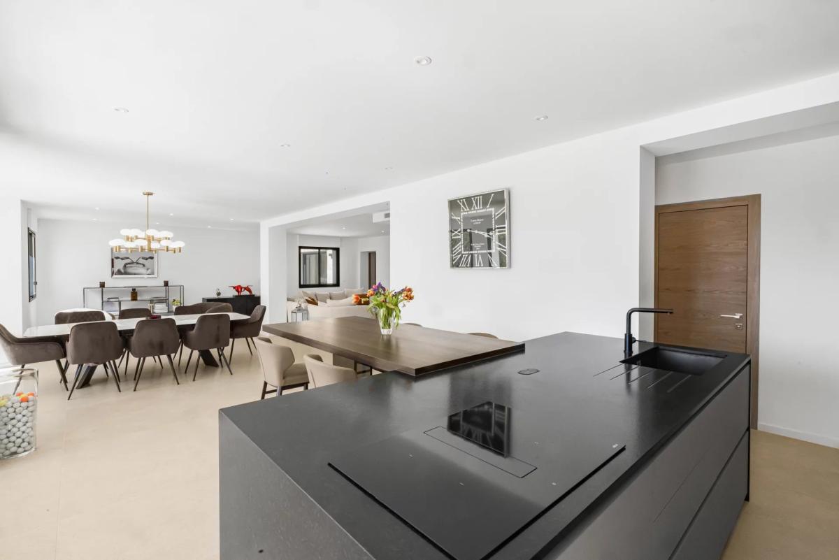 Chateauneuf Villa contemporaine rénovée à vendre