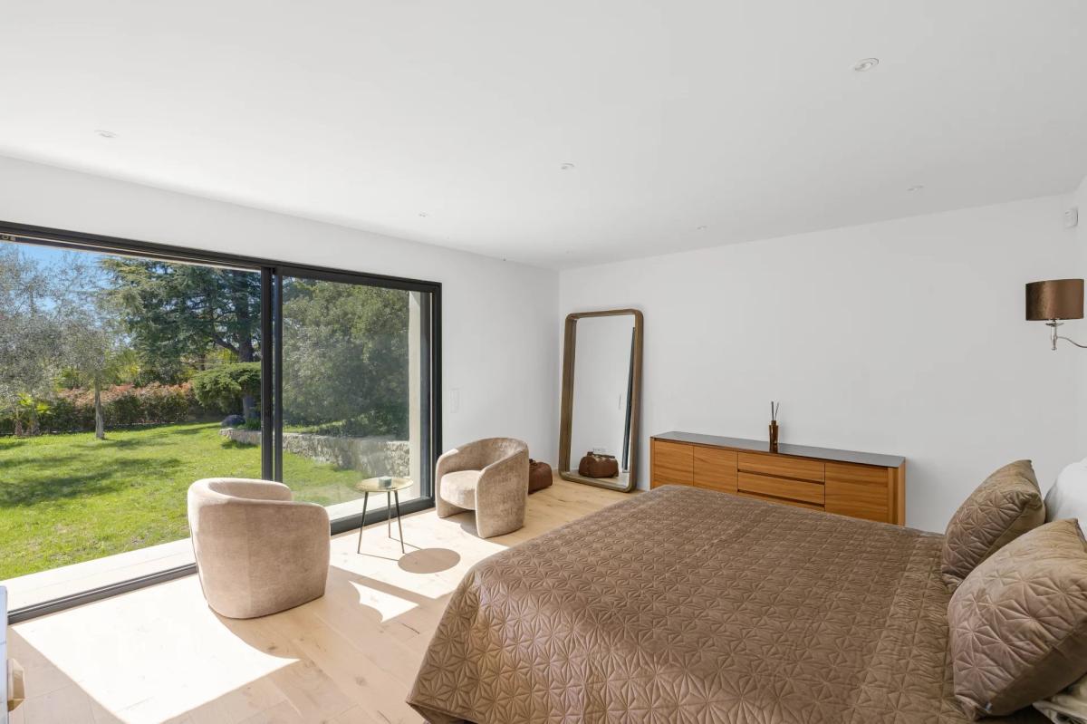 Chateauneuf Villa contemporaine rénovée à vendre