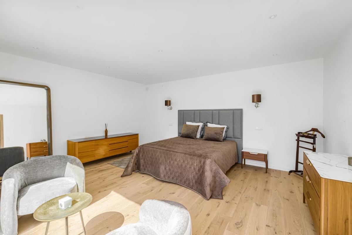 Chateauneuf Villa contemporaine rénovée à vendre