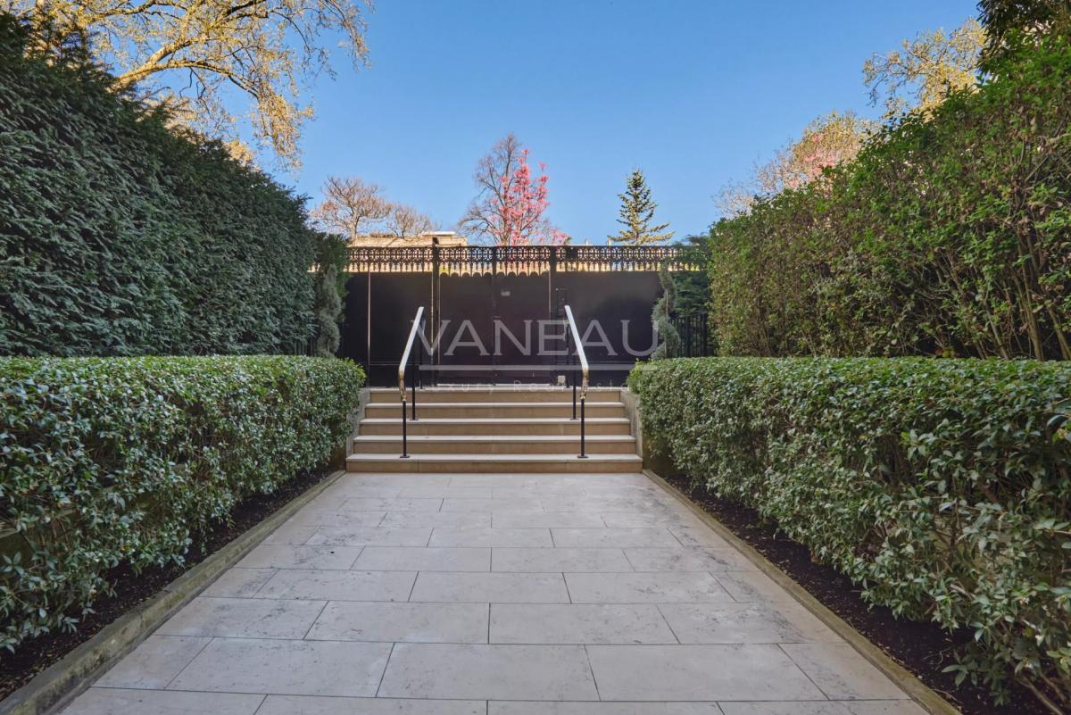 Paris XVIème - Foch - Familial et réception - Vue Panoramique.