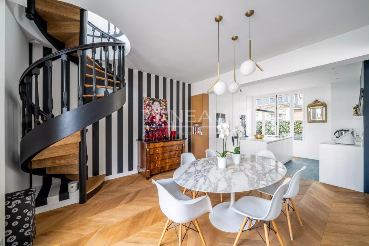 Paris XVIe - Foch - Etoile Duplex Dernier étage avec terrasses