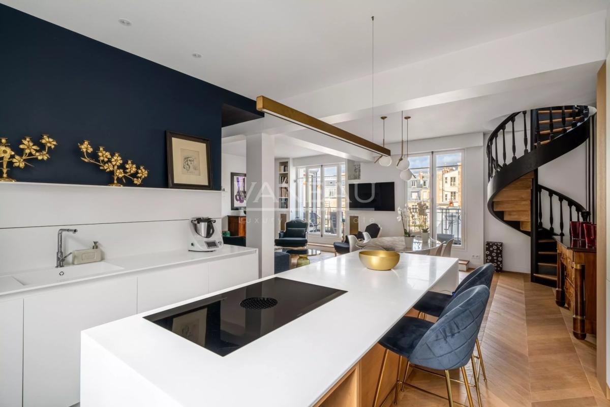 Paris XVIe - Foch - Etoile Duplex Dernier étage avec terrasses