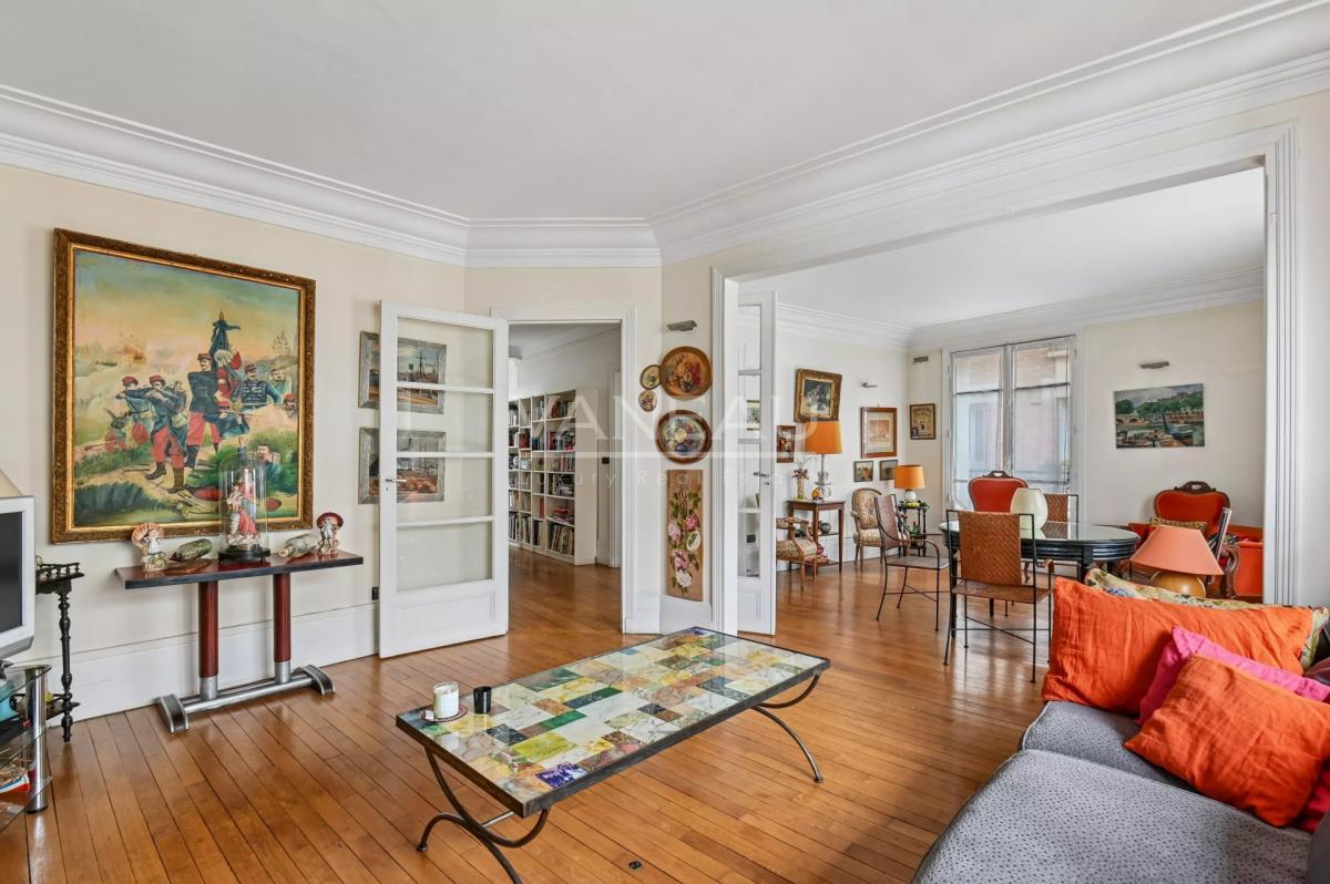 NEUILLY SUR SEINE - Exclusivité - Charme de l’ancien.