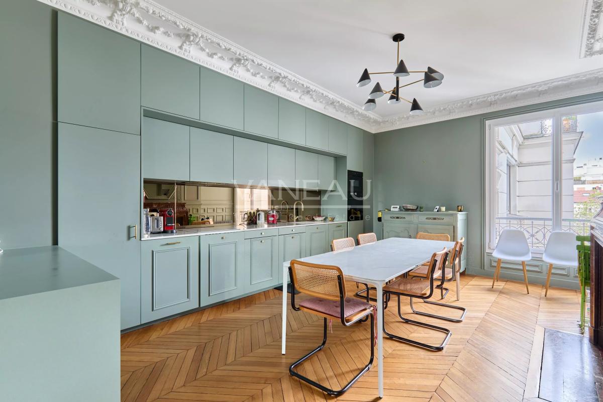 Paris XIVe - Petit Montrouge - Appartement familial de 168 m² - 3/4 Chambres - Accès jardin privatif de 650 m²