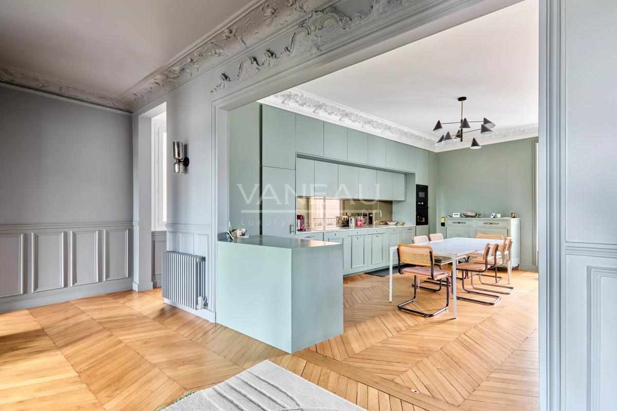 Paris XIVe - Petit Montrouge - Appartement familial de 168 m² - 3/4 Chambres - Accès jardin privatif de 650 m²