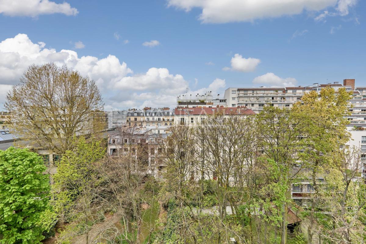 Paris XIVe - Petit Montrouge - Appartement familial de 168 m² - 3/4 Chambres - Accès jardin privatif de 650 m²