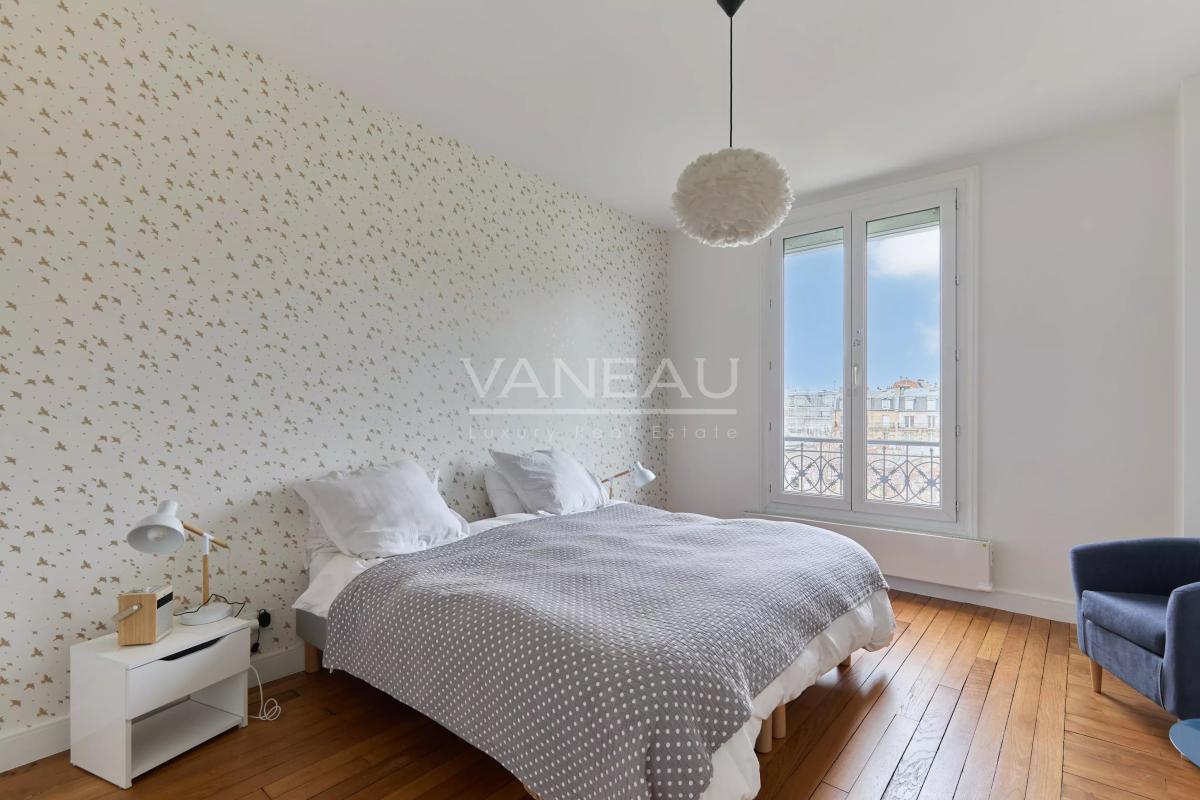 Paris XIVe - Petit Montrouge - Appartement familial de 168 m² - 3/4 Chambres - Accès jardin privatif de 650 m²