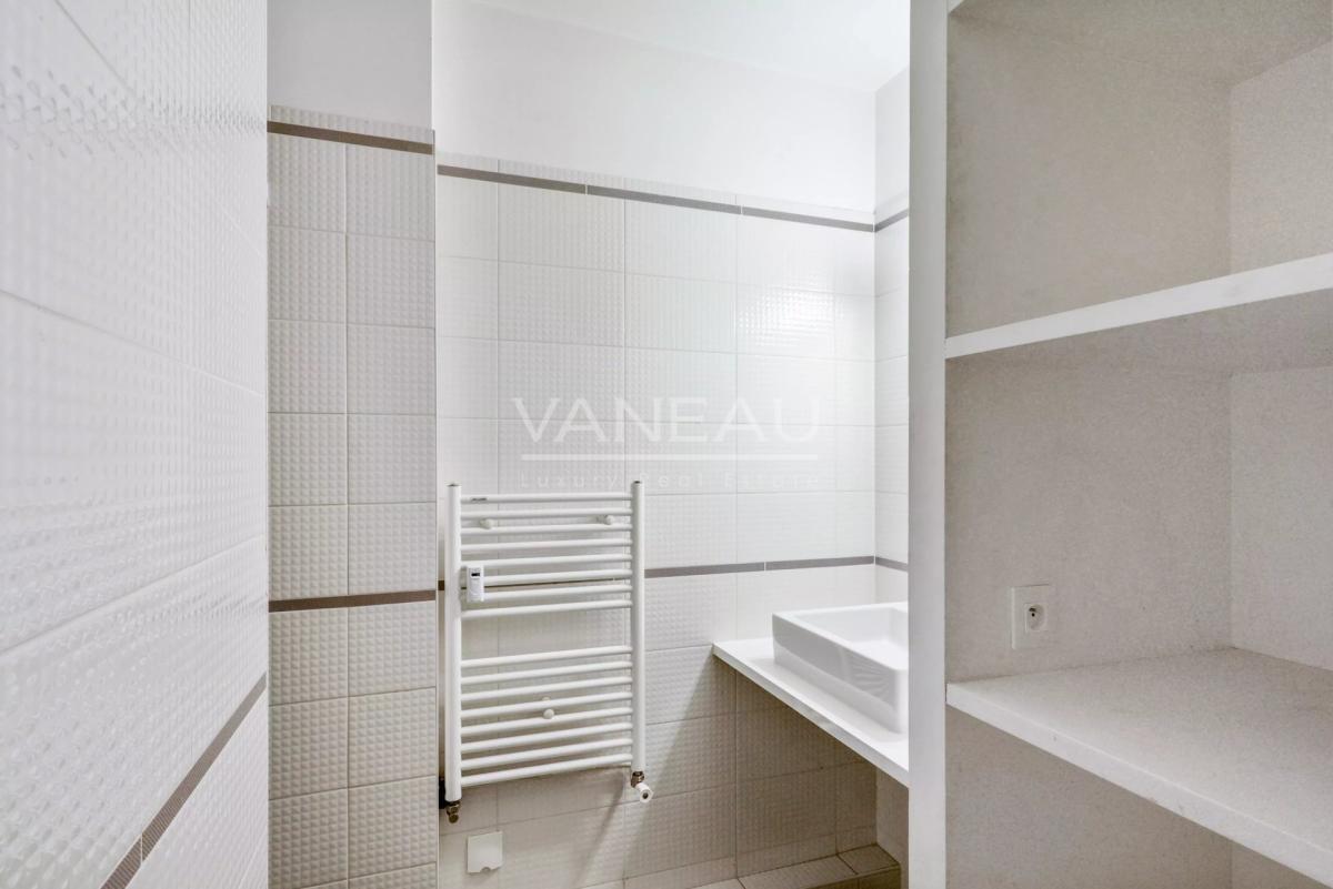 APPARTEMENT NON MEUBLÉ – PARIS 8ème – QUARTIER CHAMPS-ÉLYSÉES / 