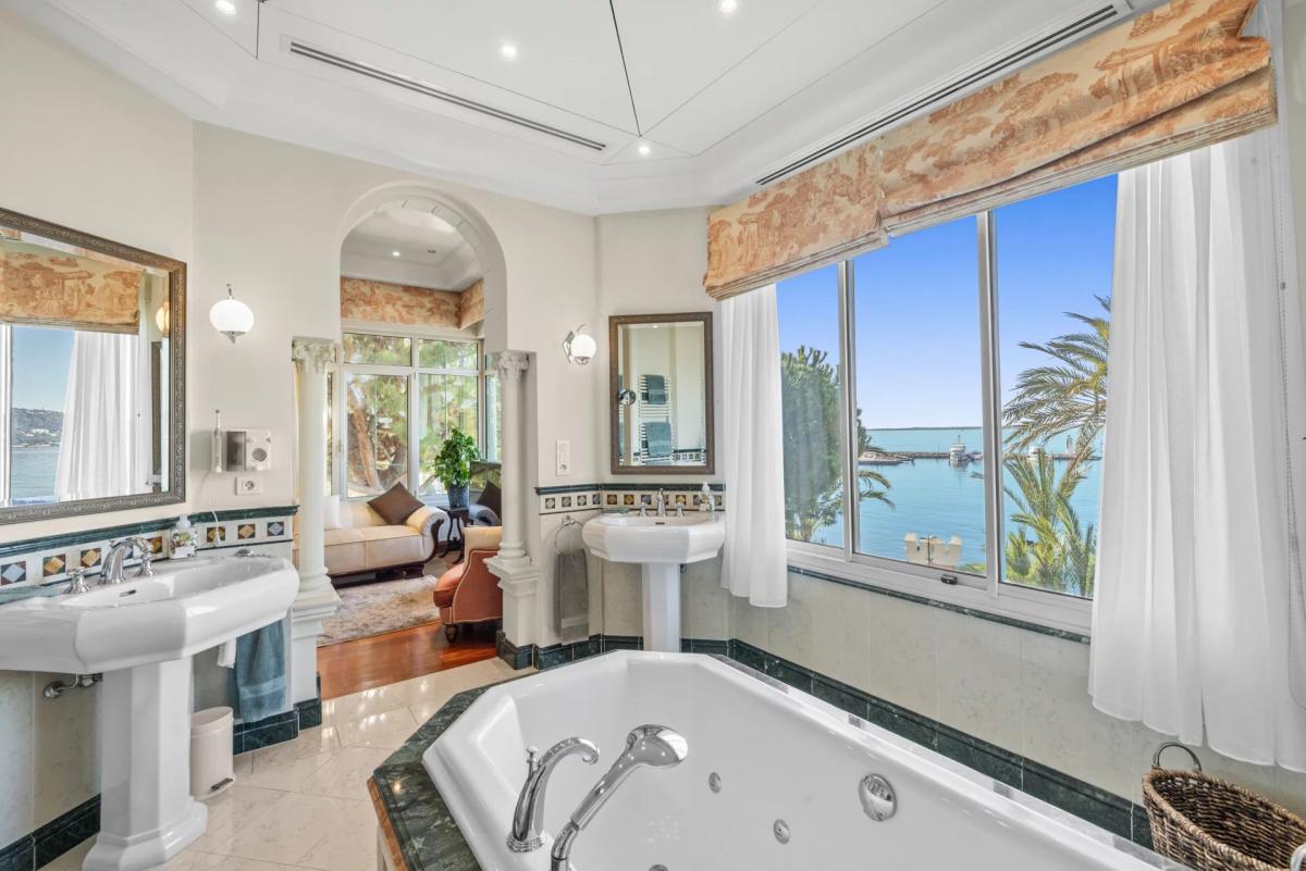 Cap D'Antibes, Chateau de la Vigie à Vendre