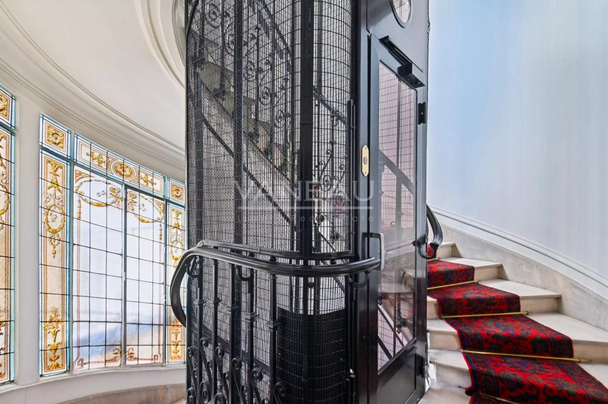 PARIS XVI - Passy Muette - Bel appartement - Deux chambres - Eta