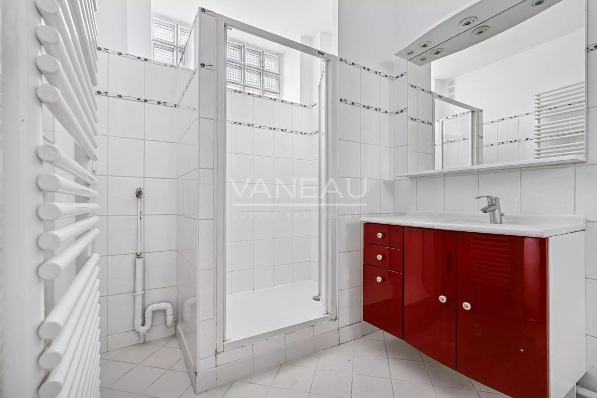 Paris XIVe - Port Royal - Balcon, vue dégagée.