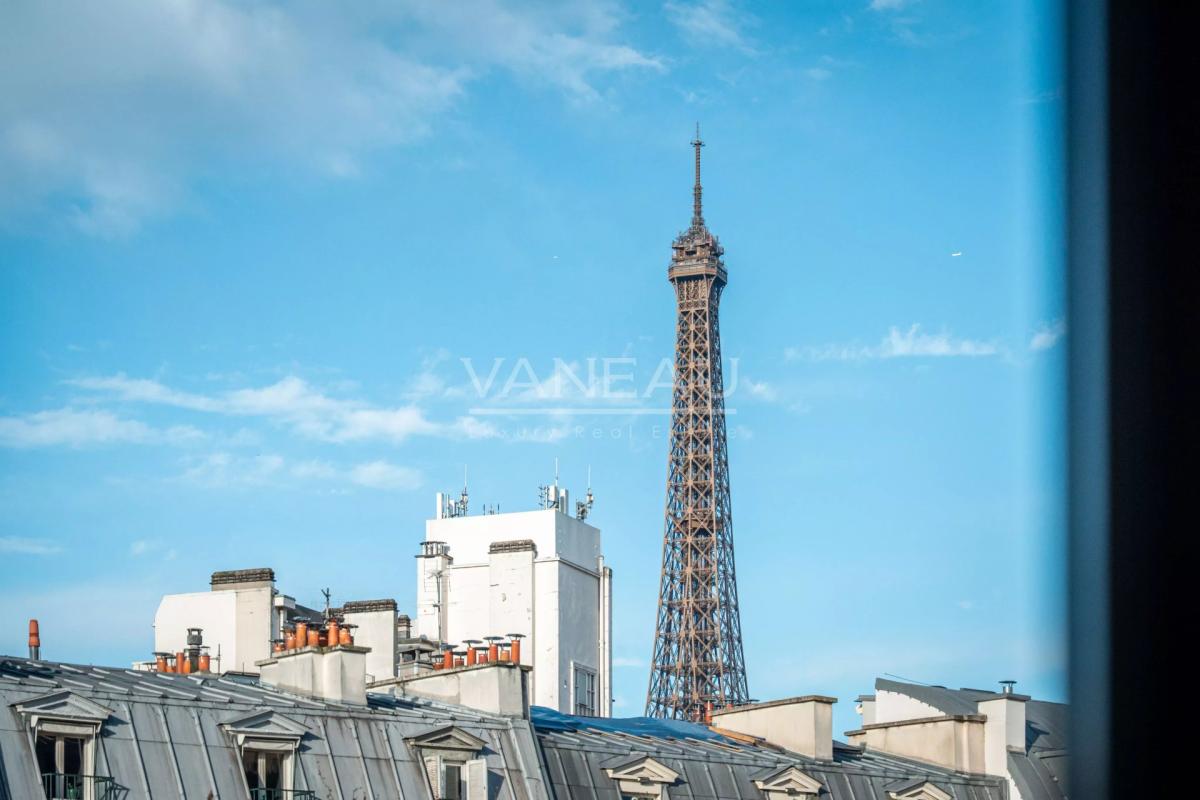 PARIS VII - Superbe appartement avec vue Tour Eiffel
