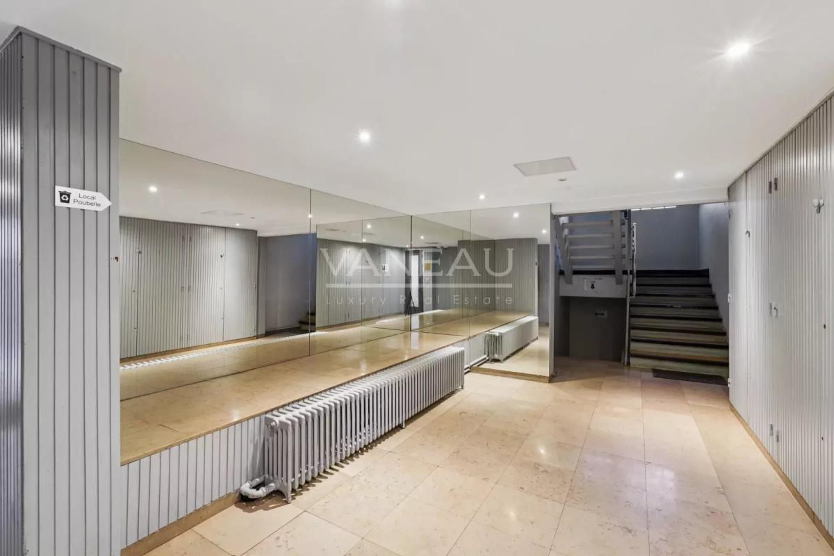 PARIS XVI - ETOILE - studio - terrasse