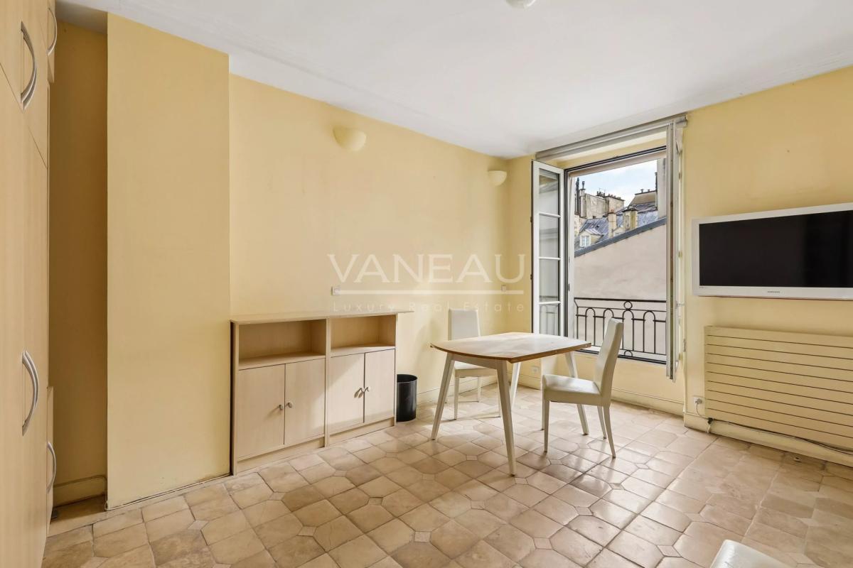 PARIS VIIe - quartier des antiquaires - 2 chambres