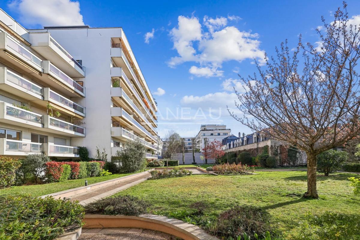 Boulogne - En étage - Soleil - Vue dégagée - Calme