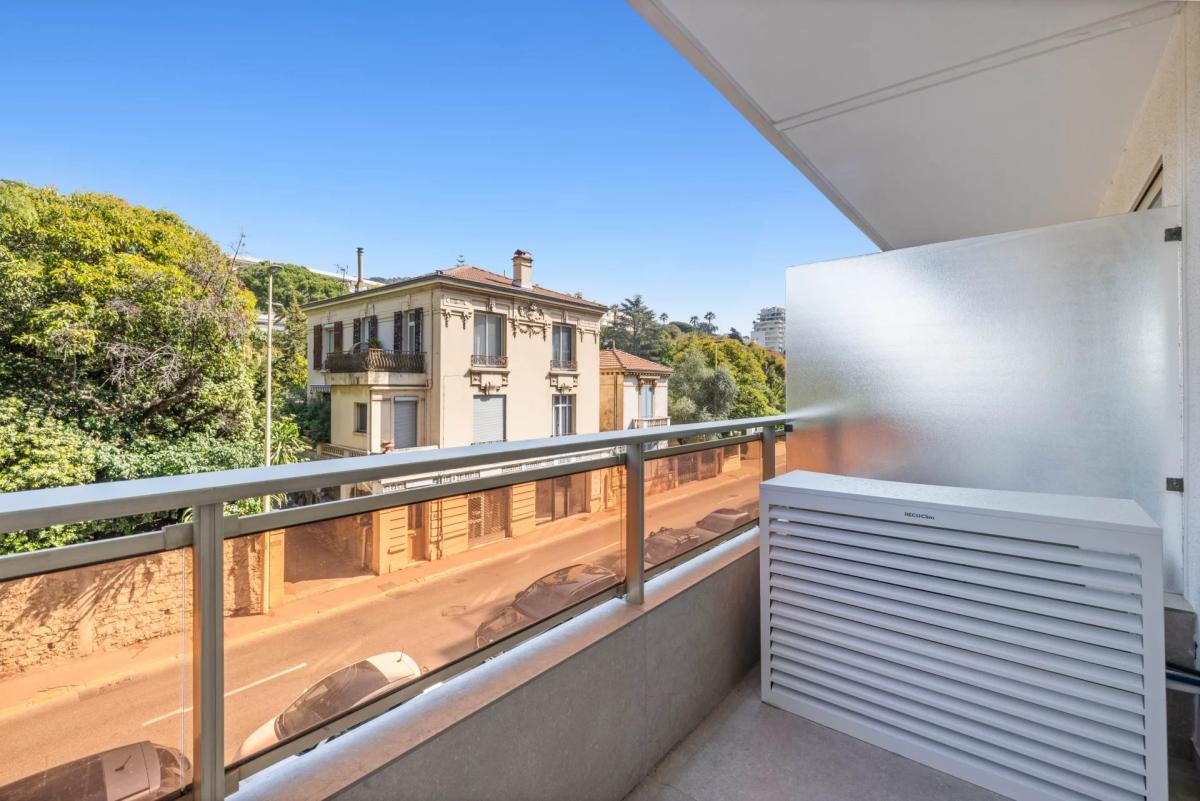 Cannes Basse Californie Appartement 3 pièces rénové à vendre