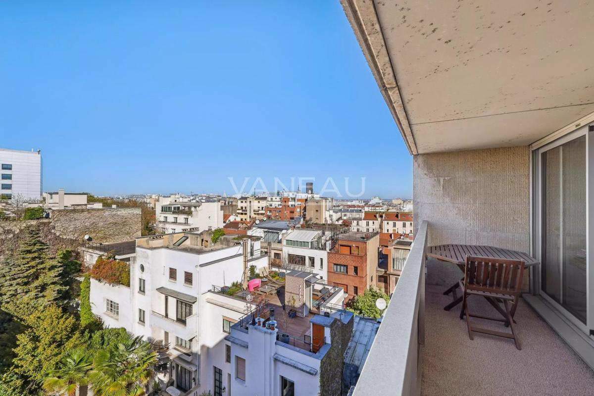 Paris XIVe : Parc Montsouris : Duplex au dernier étage avec terr