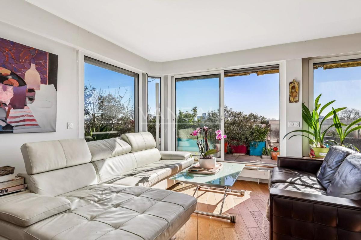 Paris XIVe : Parc Montsouris : Duplex au dernier étage avec terr