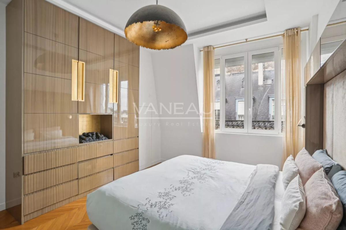 Paris XVIe - Place Victor Hugo - Magnifique appartement en derni