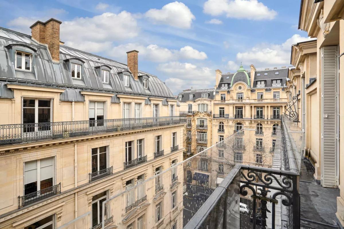 Paris XVIe - Place Victor Hugo - Dernier étage